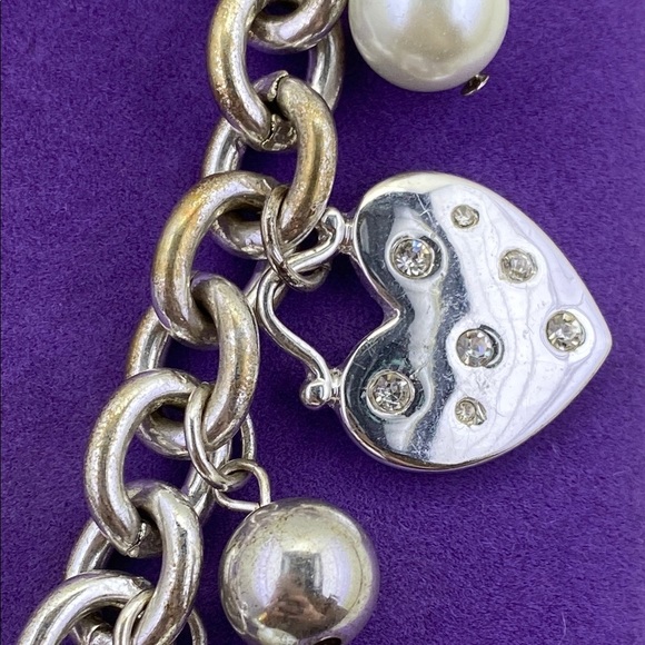 💛 Christopher & Banks Silver Crystal Heart & Pearl Charm Bracelet - Picture 3 of 7